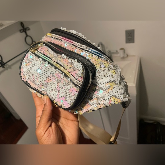 Two Tone Sequin Fanny Pack - Picture 3 of 6